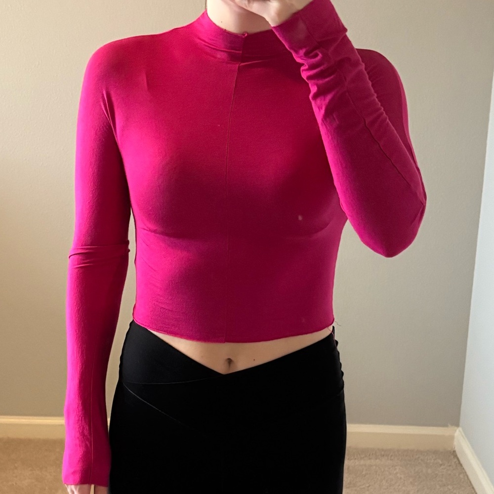 Olivaceous Hot Pink Long Sleeve Crop Top